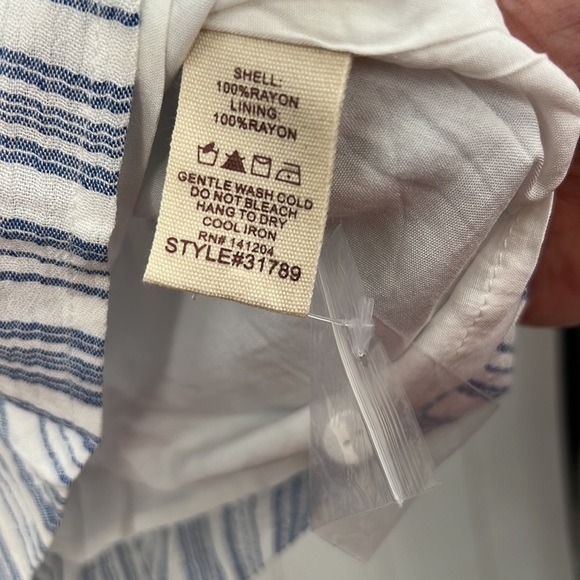 🆕Hem & Thread Striped Romper Button Front Tie Waist Detail S,M & L Available - Picture 8 of 10